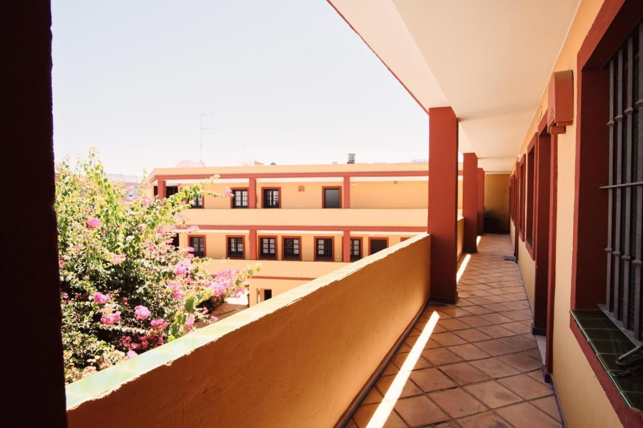 Reposo Sweet Home & Free Parking Sevilla Bagian luar foto