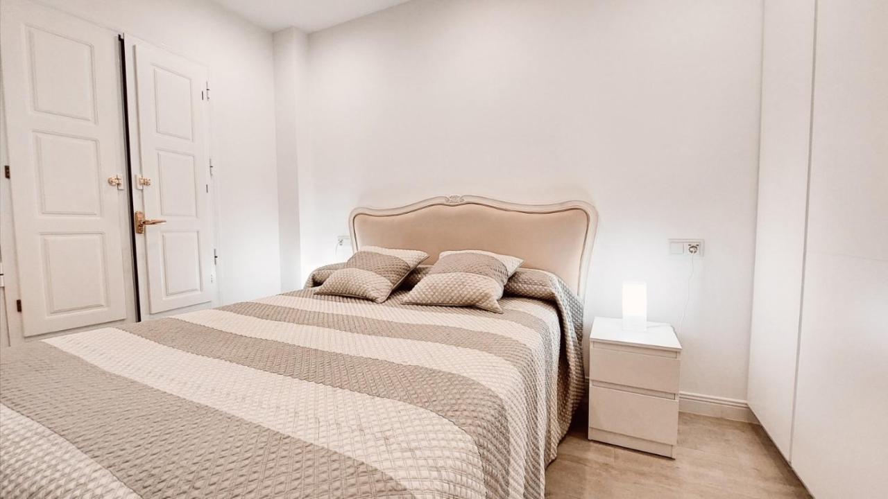 Reposo Sweet Home & Free Parking Sevilla Bagian luar foto