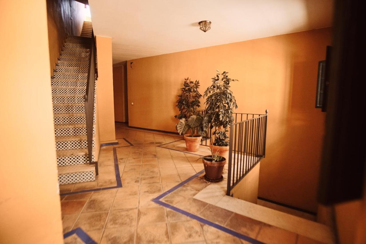 Reposo Sweet Home & Free Parking Sevilla Bagian luar foto