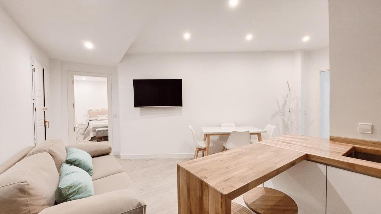 Reposo Sweet Home & Free Parking Sevilla Bagian luar foto